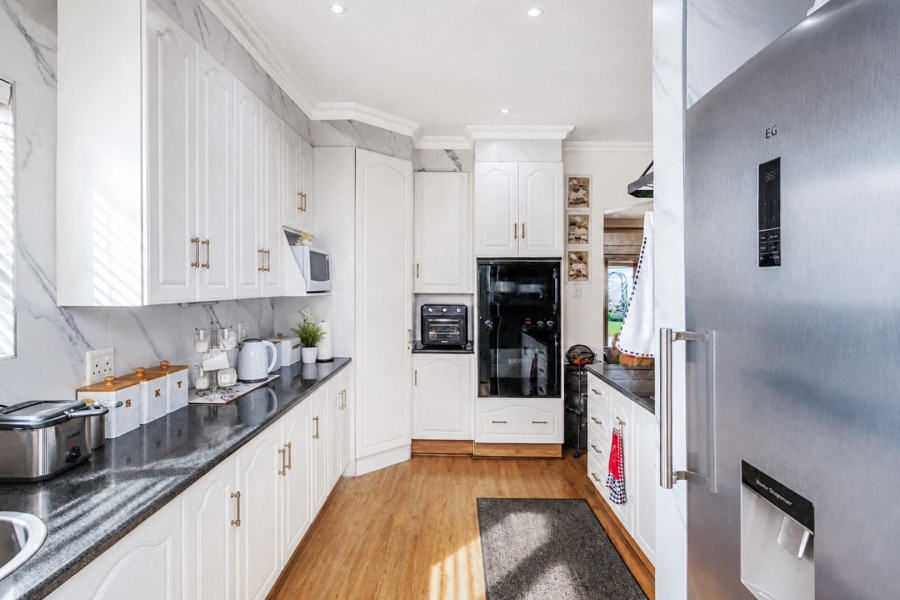 3 Bedroom Property for Sale in Melodie North West